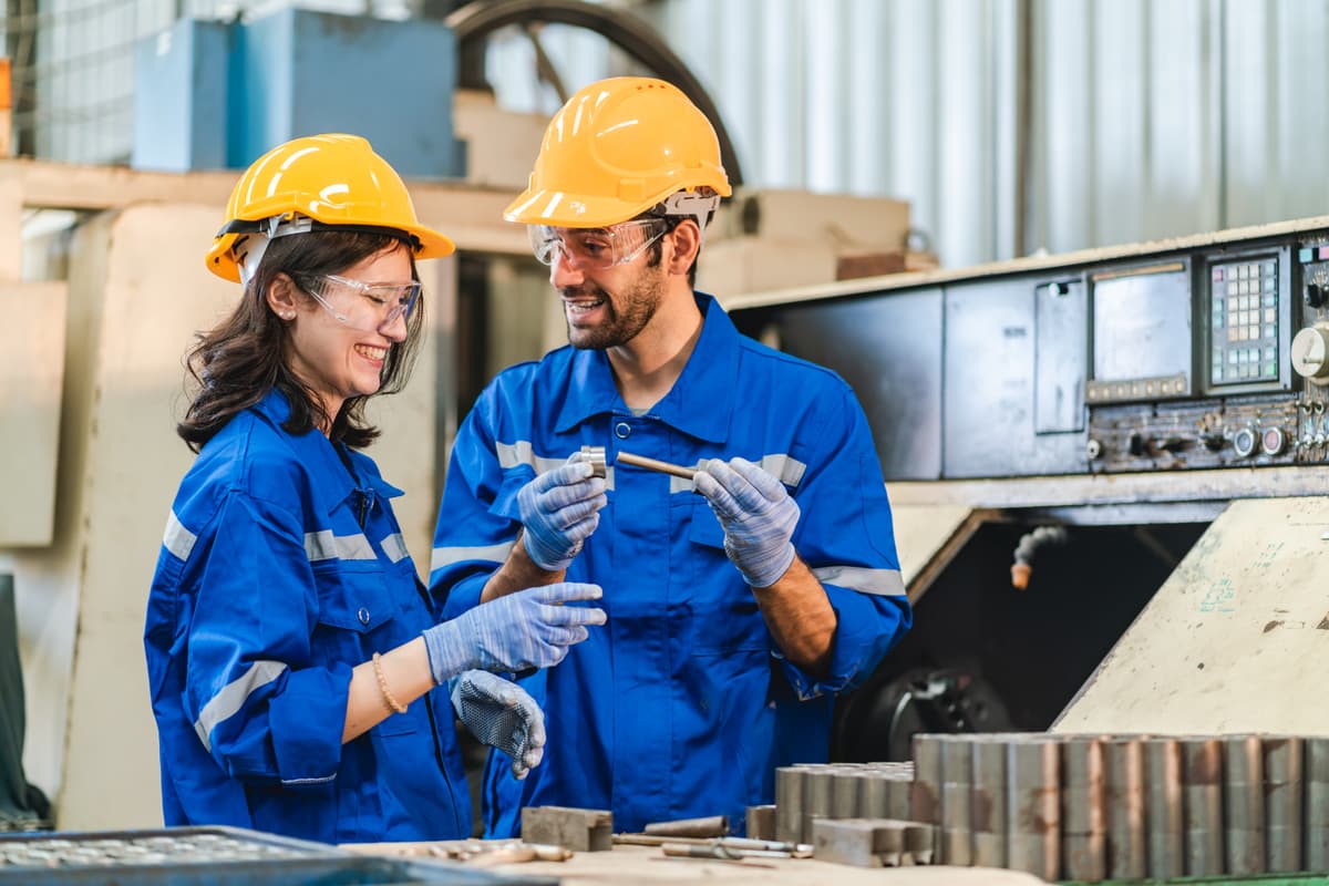 Implementing Compliance Training for Deskless Manufacturing Workers