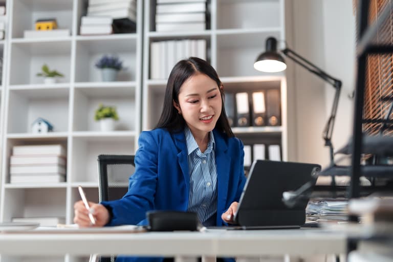 How to Customize Corporate Compliance Training For Growing Teams